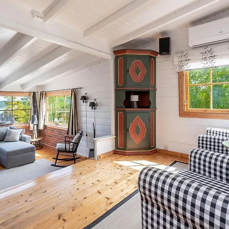 Beautiful In With Kitchen Feriehus